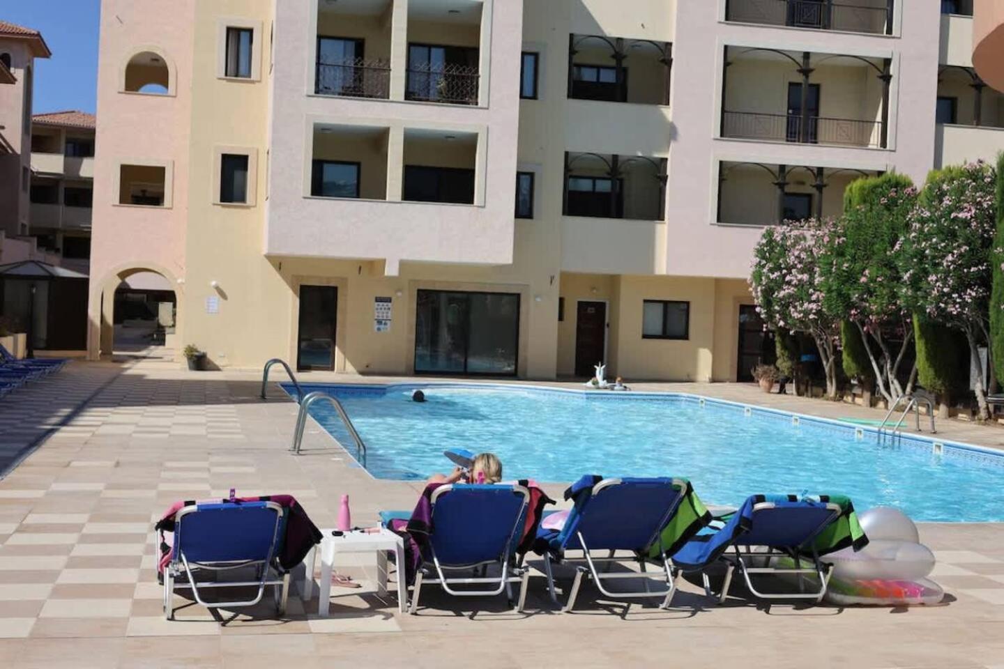 Queens Gardens Paradise Vip, Pool, Mall, Sea Paphos Ngoại thất bức ảnh